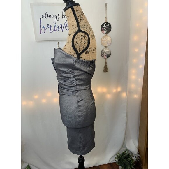 (E-118) Leyva’s straple womens dress size M run small silver color - Picture 5 of 7